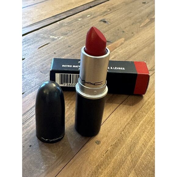 MAC Retro Matte Lipstick RUBY WOO 707 VIVID RED Lip Stick Full Size NeW - Picture 1 of 8